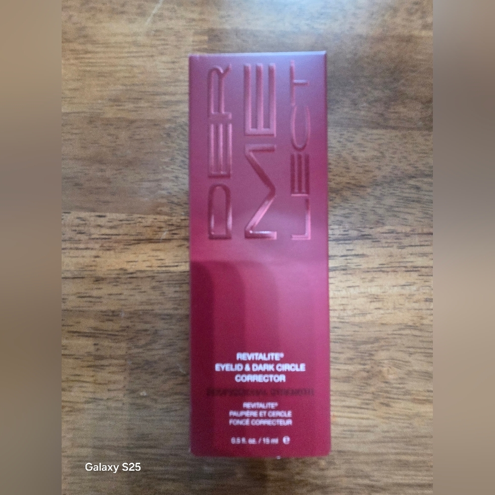 Dermelect Revitalite Eyelid & Dark Circle Corrector
